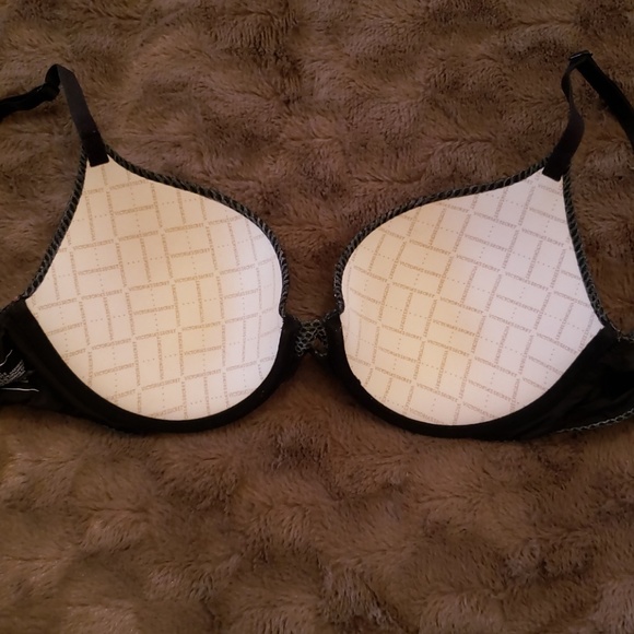 Victoria's Secret Bra - Picture 2 of 3